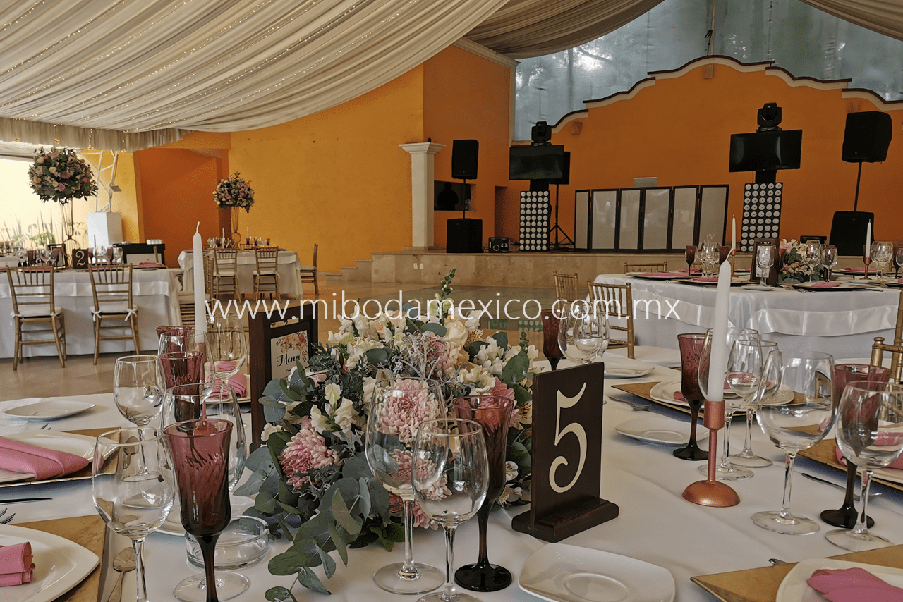 Decoración floral para bodas en Rancho Cuernavaca