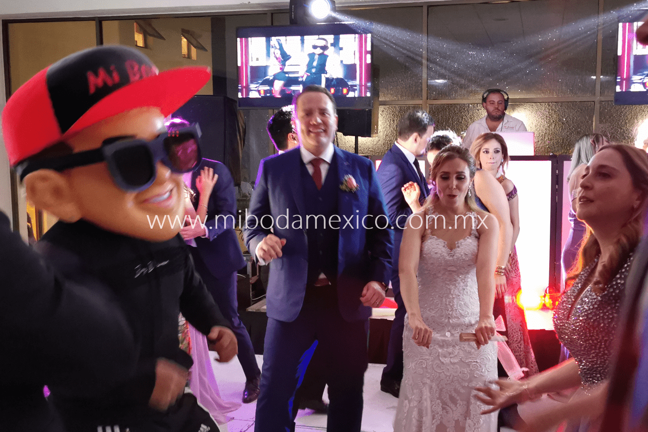 Show latino con Daddy Yankee haciendo una boda única e inolvidable